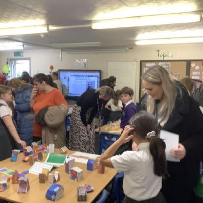 As part of our Express event for our Gifted Gaudi topic, Year 4 invited parents into school to share all of the fabulous artwork they had created over the half term.